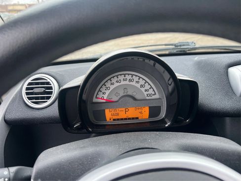 Used 2012 smart fortwo passion RWD image 20