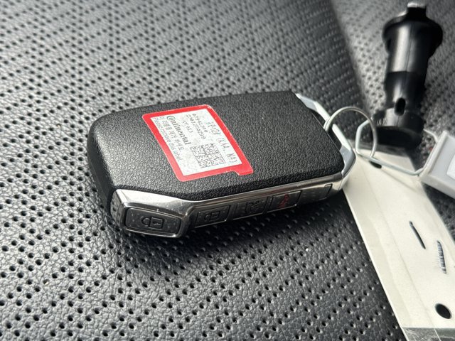 Used 2023 Kia Carnival SX Prestige FWD image 38