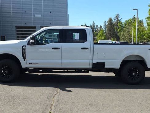 Used 2023 Ford F350 XLT AWD/4WD image 5