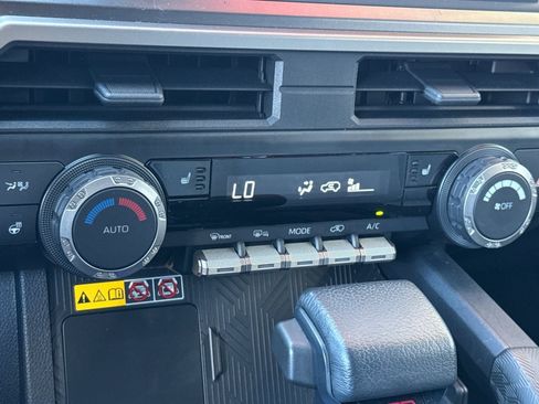 Used 2025 Toyota 4Runner TRD Off-Road AWD/4WD image 19