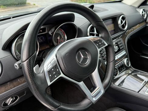 Used 2013 Mercedes-Benz SL 550 image 12