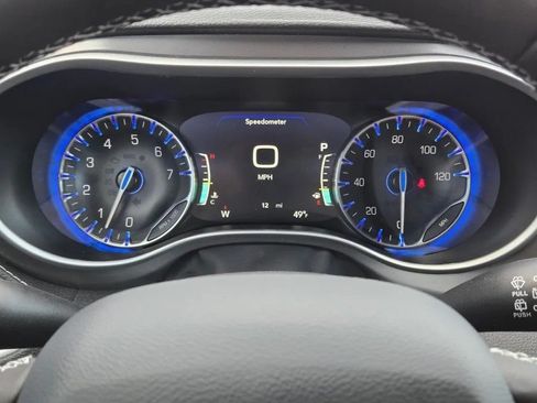 New 2026 Chrysler Pacifica Select AWD/4WD image 17