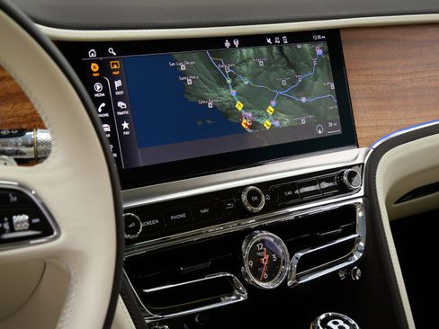 Used 2022 Bentley Flying Spur Plug-In Hybrid image 28