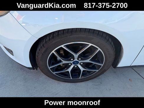 Used 2017 Ford Focus SEL image 8