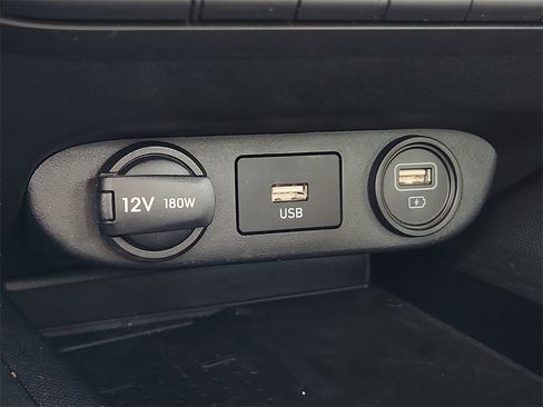 Certified 2023 Hyundai Elantra Limited image 28