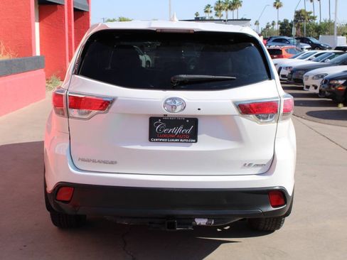 Used 2015 Toyota Highlander Plus AWD/4WD image 5