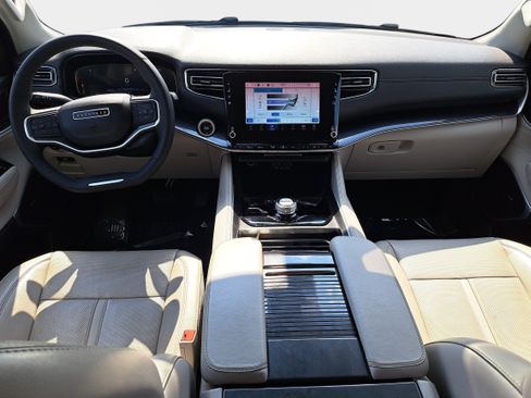 Used 2024 Jeep Wagoneer L 4WD image 9