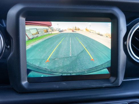 Used 2023 Jeep Wrangler Unlimited Sahara image 19