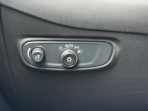 Used 2024 Chevrolet Equinox LT image 18