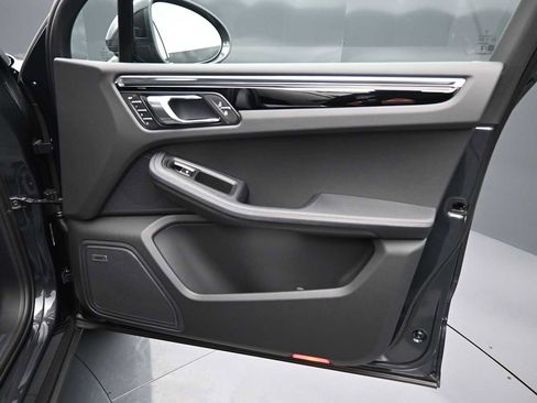 New 2026 Porsche Macan AWD/4WD image 22