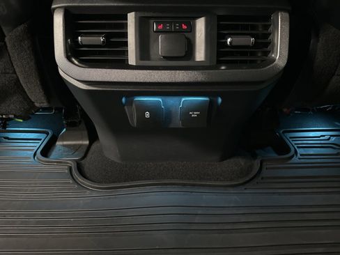 Used 2024 Ford F150 Platinum w/ FX4 Off-Road Package image 35