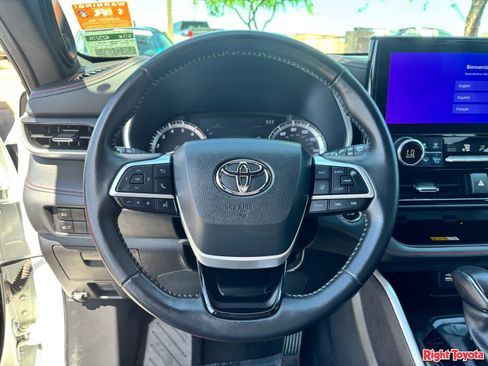 Used 2023 Toyota Highlander XSE image 20