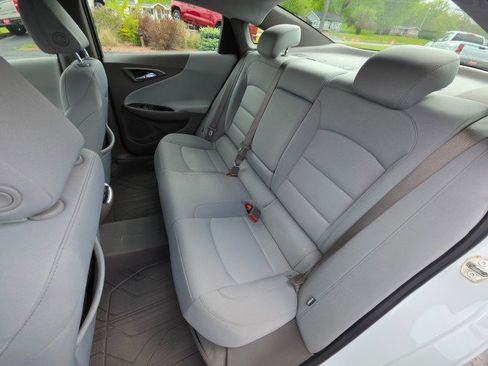 Used 2021 Chevrolet Malibu LT FWD image 20