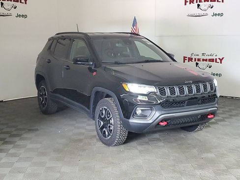 New 2026 Jeep Compass Trailhawk AWD/4WD image 2