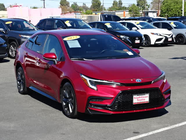 Used 2023 Toyota Corolla SE w/ Carpet Mat Package (TMS) FWD image 2