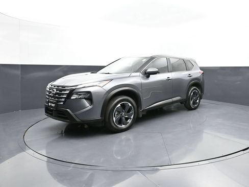Certified 2026 Nissan Rogue SV AWD/4WD image 5