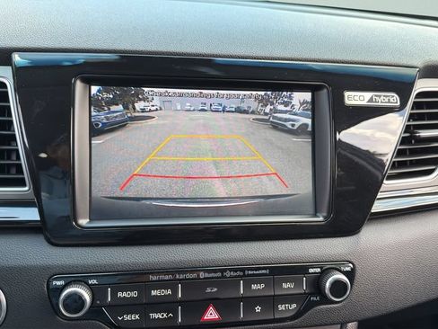 Used 2019 Kia Niro Touring FWD image 17
