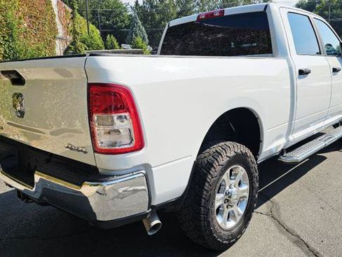 Used 2024 RAM 2500 Big Horn w/ Off Road Package AWD/4WD image 5