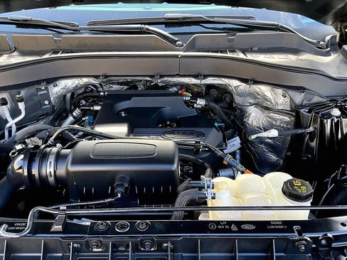 Used 2020 Ford Explorer XLT w/ Equipment Group 202A RWD image 32