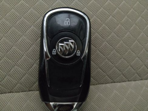 Used 2020 Buick Encore Preferred FWD image 32