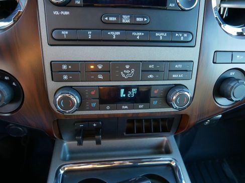 Used 2011 Ford F350 Lariat w/ Lariat Interior Pkg image 30