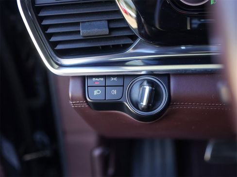 Certified 2022 Porsche Panamera 4S w/ Premium Package image 23