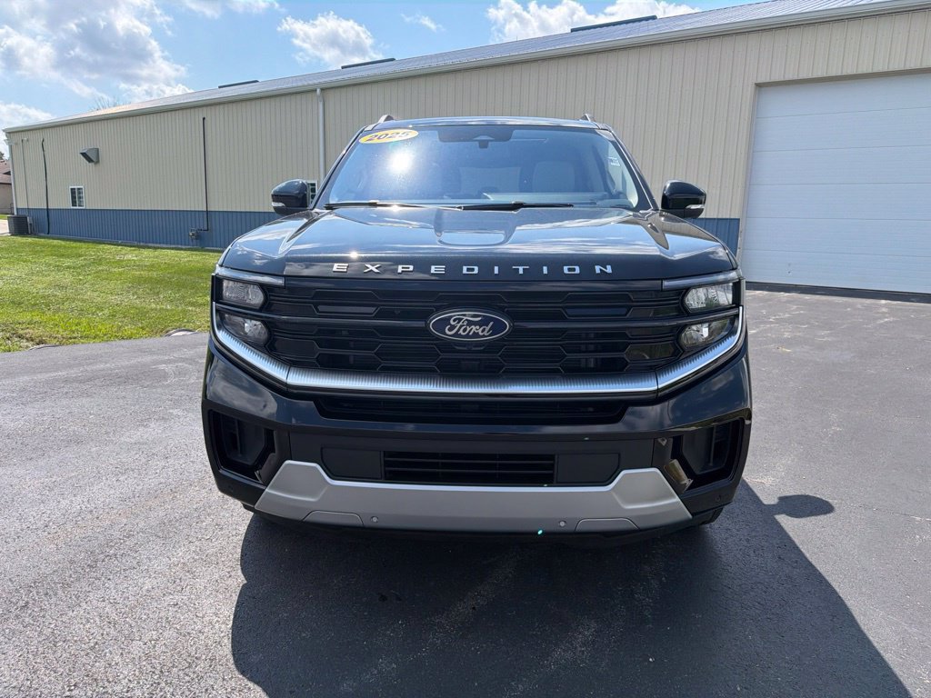 Certified 2025 Ford Expedition Max Platinum w/ Driver's Package AWD/4WD image 9