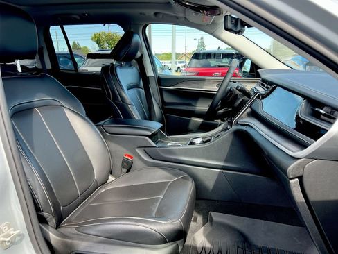 Used 2023 Jeep Grand Cherokee 30th Anniversary AWD/4WD image 22