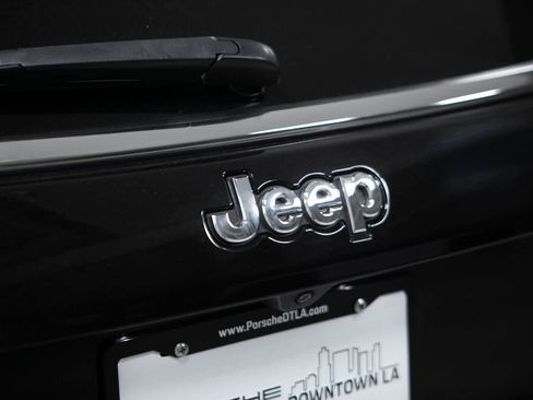 Used 2023 Jeep Compass Latitude image 30