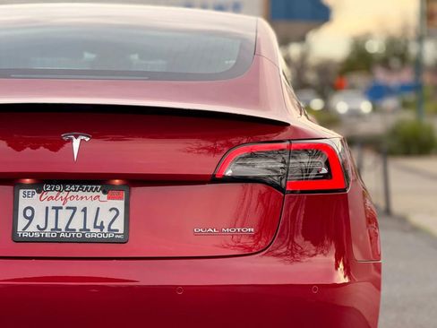 Used 2018 Tesla Model 3 Performance image 10