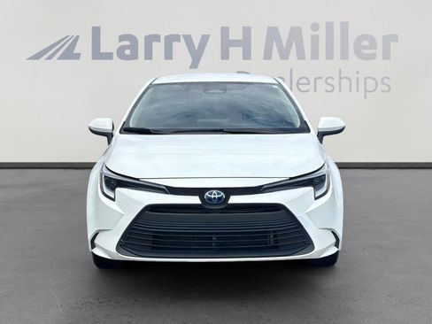 Used 2025 Toyota Corolla LE w/ Convenience Package AWD/4WD image 9