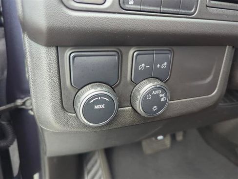 Used 2023 Chevrolet Suburban Premier RWD image 29
