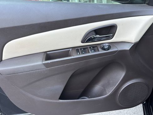 Used 2012 Chevrolet Cruze LT image 11