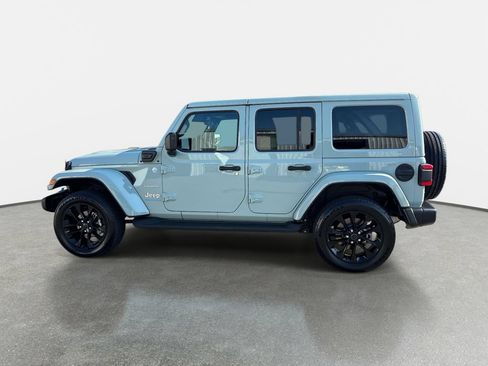 Used 2024 Jeep Wrangler Unlimited Sahara w/ Dual Top Group AWD/4WD image 7