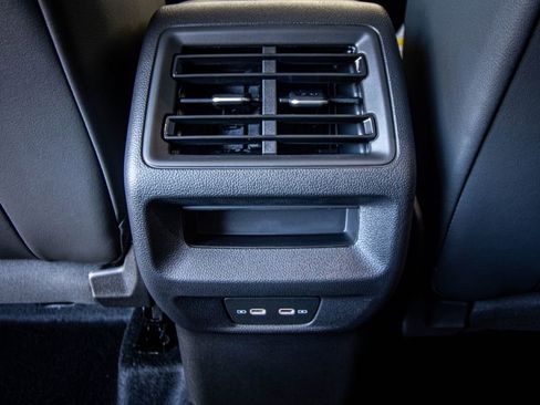 New 2026 Volkswagen Tiguan SE R-Line image 31