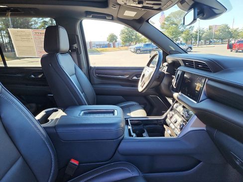 Certified 2024 GMC Yukon Denali image 8