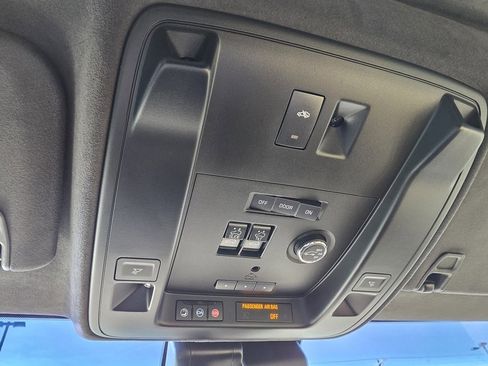 Used 2018 Cadillac Escalade Platinum image 20