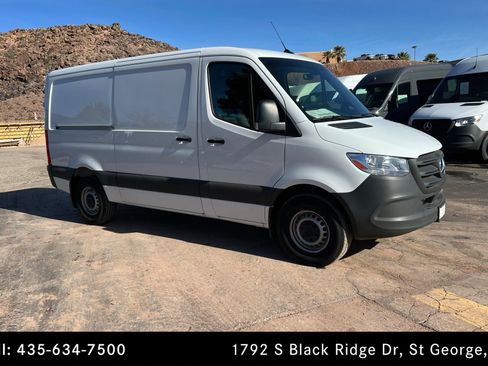 Used 2025 Mercedes-Benz Sprinter 2500 image 7