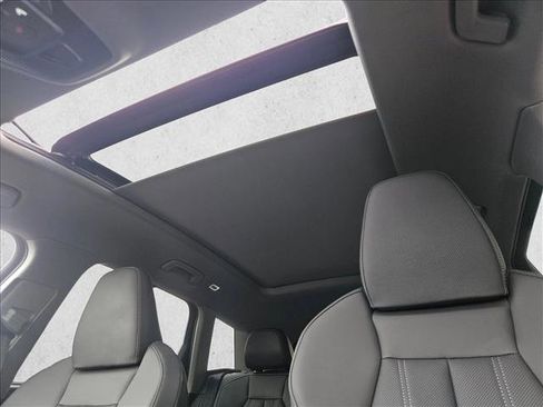 Used 2025 Audi Q6 e-tron Premium Plus w/ Premium Plus image 16