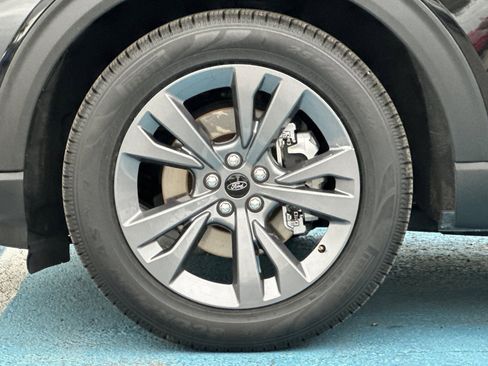 Used 2022 Ford Explorer XLT w/ Equipment Group 202A image 27