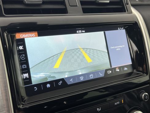 Used 2018 Land Rover Discovery HSE image 29