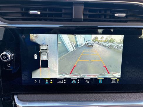 Used 2023 GMC Sierra 1500 Denali w/ Technology Package AWD/4WD image 20