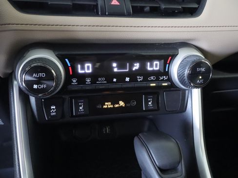 Used 2025 Toyota RAV4 XLE w/ Convenience Package AWD/4WD image 17
