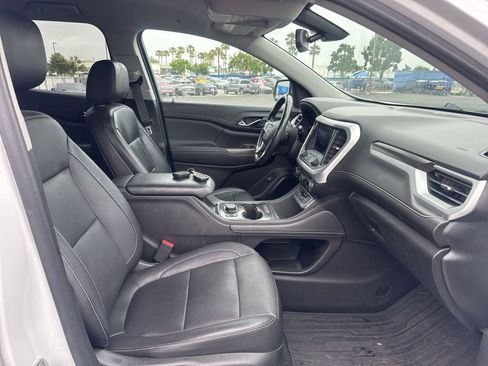 Used 2020 GMC Acadia SLT FWD image 9