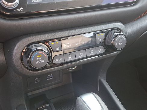 Certified 2023 Nissan Kicks SR w/ SR Premium Package image 17