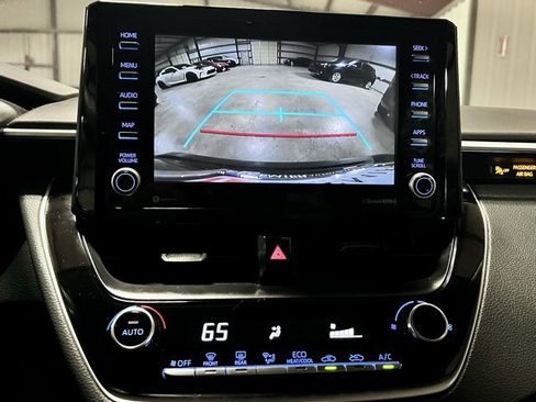 Used 2022 Toyota Corolla LE image 14