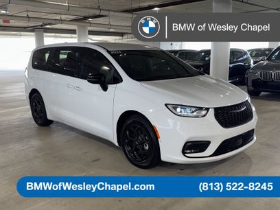 Used 2024 Chrysler Pacifica Limited