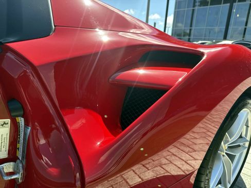 Used 2018 Ferrari 488 Spider RWD image 12