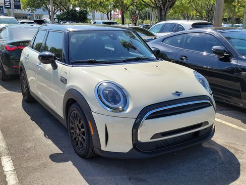 Used 2023 MINI Cooper 4-Door Hardtop FWD image 1