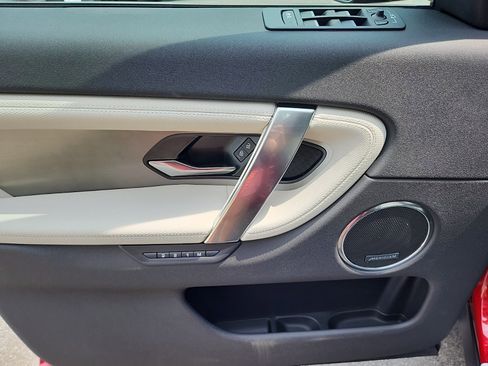 New 2024 Land Rover Discovery Sport Dynamic SE image 24